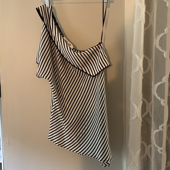 Silk off the shoulder DVF blouse - Picture 4 of 5